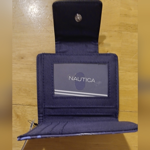 Nautica Women's Wallet NWT - Picture 3 of 7